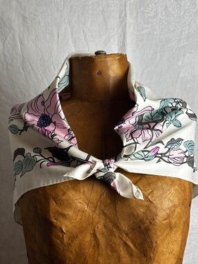 Vntg. 1970's - 1980's Jim Thompson Square Thai Floral Silk Scarf